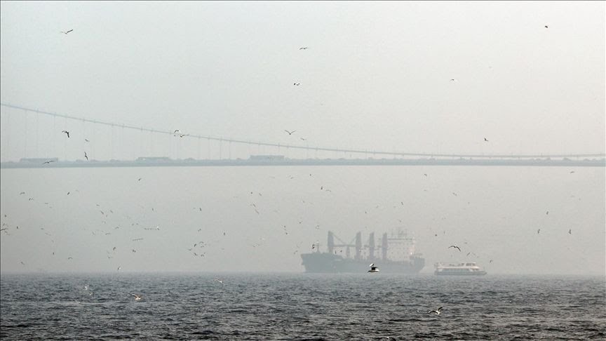 İstanbul Boğazı’nda gemi trafiği çift yönlü askıya alındı